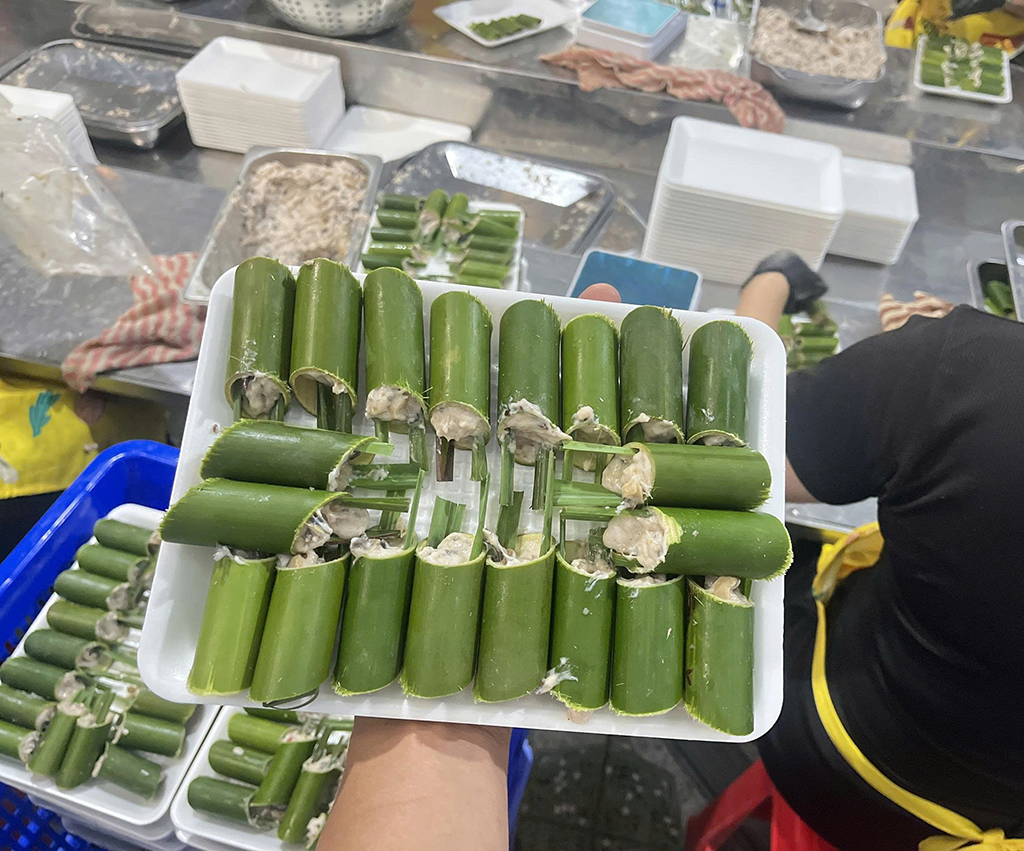 Ốc nhồi ống nứa 20 ống khay 500g
