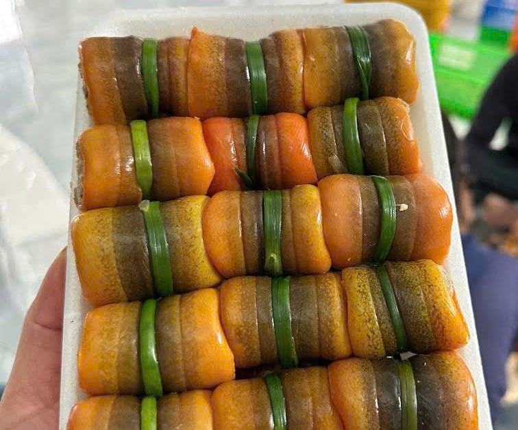 Lươn cuộn thịt (khay 500g)